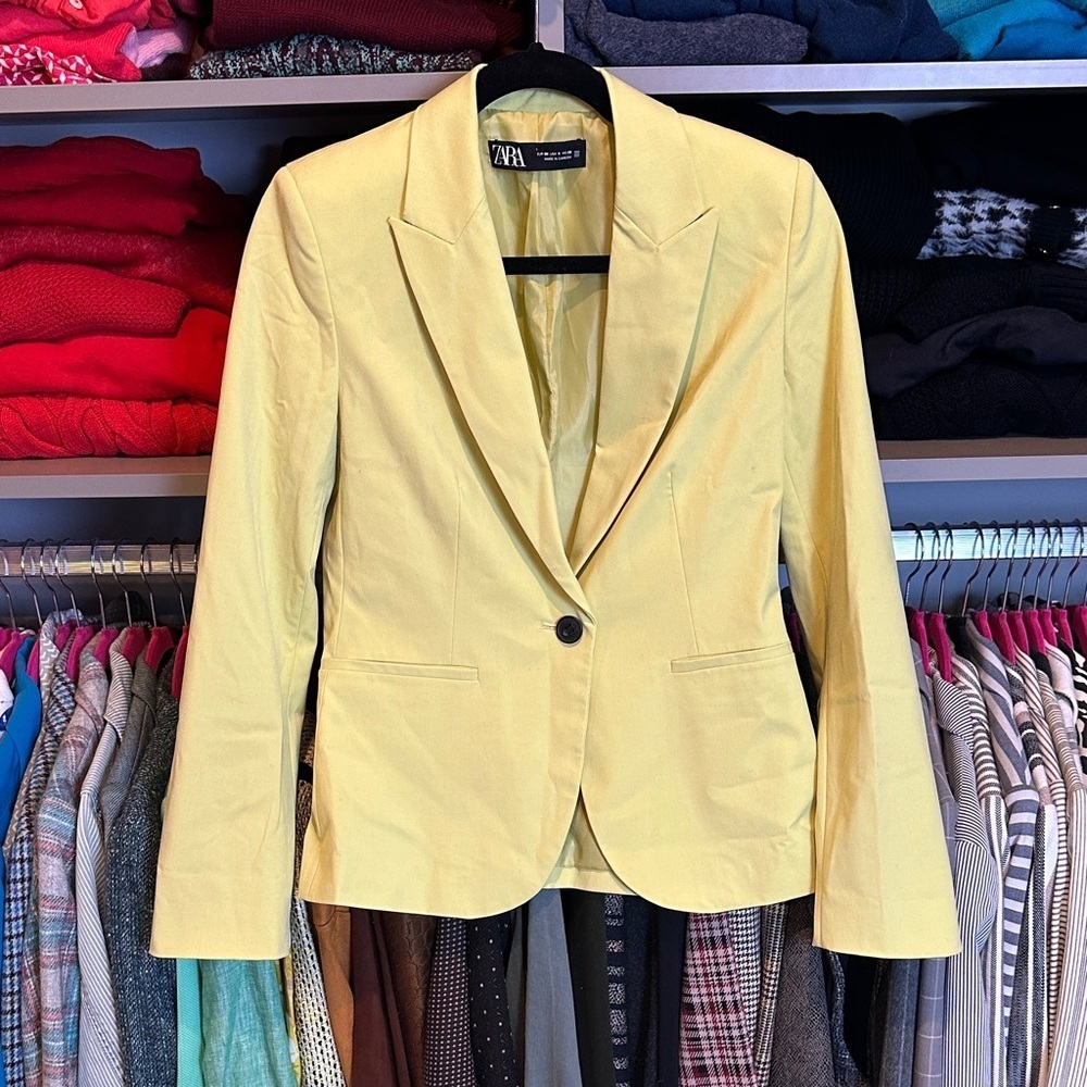 Zara greenish yellow one button closure 2 pocket back slit blazer size 4